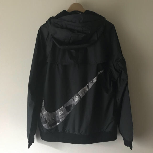 atmos(アトモス)のL 青 NIKE ATMOS AIR MAX JACKET メンズのジャケット/アウター(ナイロンジャケット)の商品写真