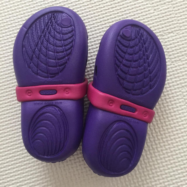 crocs(クロックス)のクロックス13cm キッズ/ベビー/マタニティのベビー靴/シューズ(~14cm)(サンダル)の商品写真