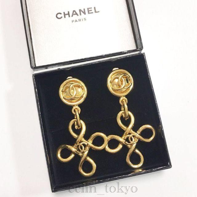 CHANEL(シャネル)のシャネル ヴィンテージ イヤリング ココマーク クロス スイング E665  レディースのアクセサリー(イヤリング)の商品写真