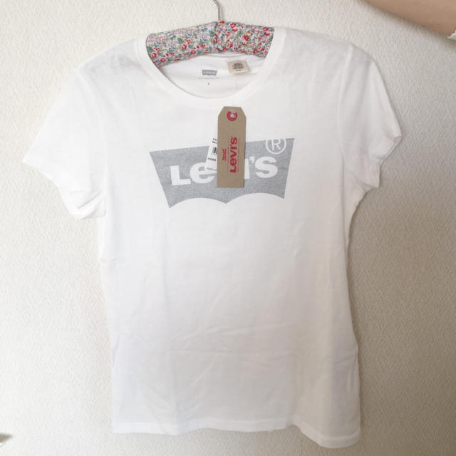 Levi's(リーバイス)の【新品タグ付き】Levi's☆ロゴＴシャツ レディースのトップス(Tシャツ(半袖/袖なし))の商品写真