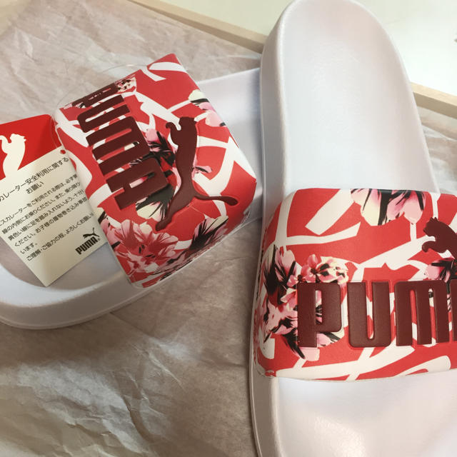 PUMA(プーマ)のpuma 花柄ベナッシ レディースの靴/シューズ(サンダル)の商品写真