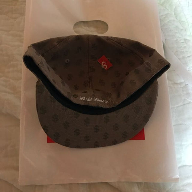 Supreme(シュプリーム)のsupreme Monogram Box Logo New Era ®️ブラウン メンズの帽子(その他)の商品写真