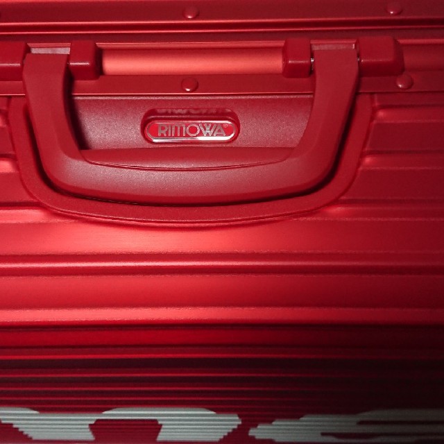 RIMOWA(リモワ)の専用ページ Supreme RIMOWA 82L red メンズのバッグ(トラベルバッグ/スーツケース)の商品写真