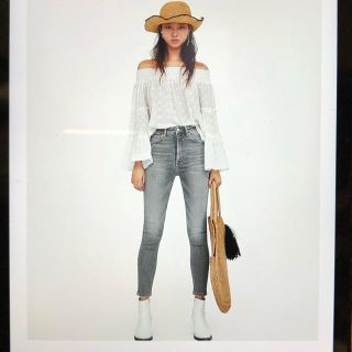 ザラ(ZARA)のJEANS 80'S  HIGH WAIST  LIGHT GREY(デニム/ジーンズ)