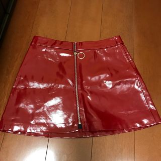 ザラ(ZARA)のエナメルスカート(ミニスカート)