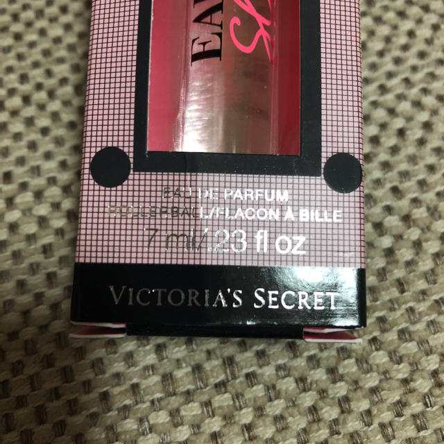 Victoria's Secret(ヴィクトリアズシークレット)のVictoria’s secret Eau so sexy ロールオン 香水 コスメ/美容の香水(香水(女性用))の商品写真