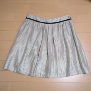 ロペ(ROPE’)の未使用★上品なゴールド系スカート   (ひざ丈スカート)