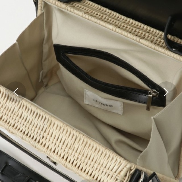 Casselini(キャセリーニ)のBOXラタンバッグ(LE VERNIS) レディースのバッグ(かごバッグ/ストローバッグ)の商品写真