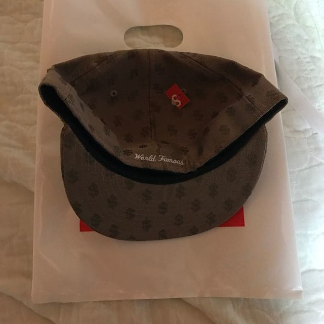 Supreme(シュプリーム)のsupreme Monogram Box Logo New Era ブラウン メンズの帽子(その他)の商品写真