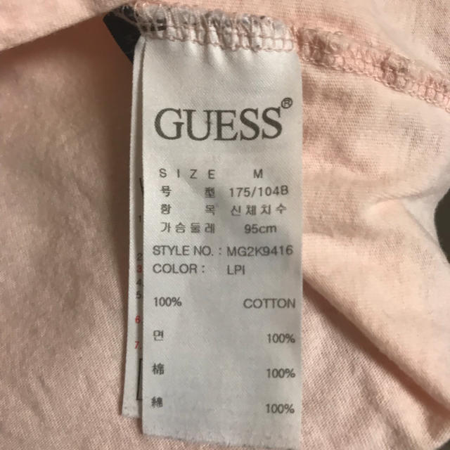 GUESS(ゲス)のGUESS tシャツ ピンク レディースのトップス(Tシャツ(半袖/袖なし))の商品写真