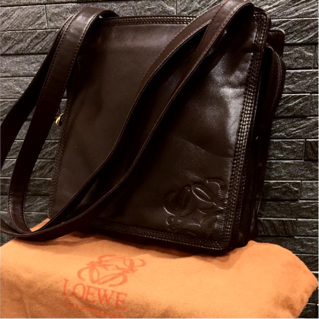 LOEWE(ロエベ)の【極美品 保存袋付き】正規品 ロエベ  ナッパレザー ショルダーバッグ  レディースのバッグ(ショルダーバッグ)の商品写真