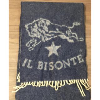 イルビゾンテ(IL BISONTE)のIL BISONTE イルビゾンテ マフラー ネイビー 定価1万円(マフラー)