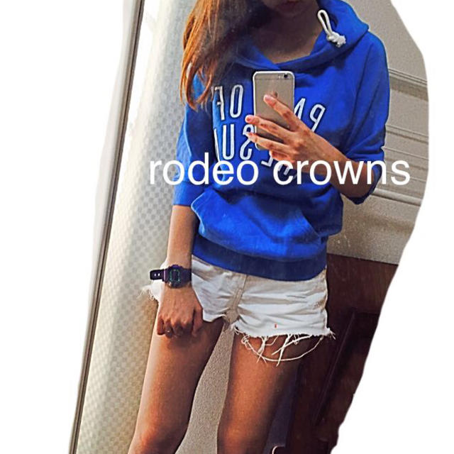 RODEO CROWNS(ロデオクラウンズ)のRCS♔五分丈パーカー レディースのトップス(パーカー)の商品写真