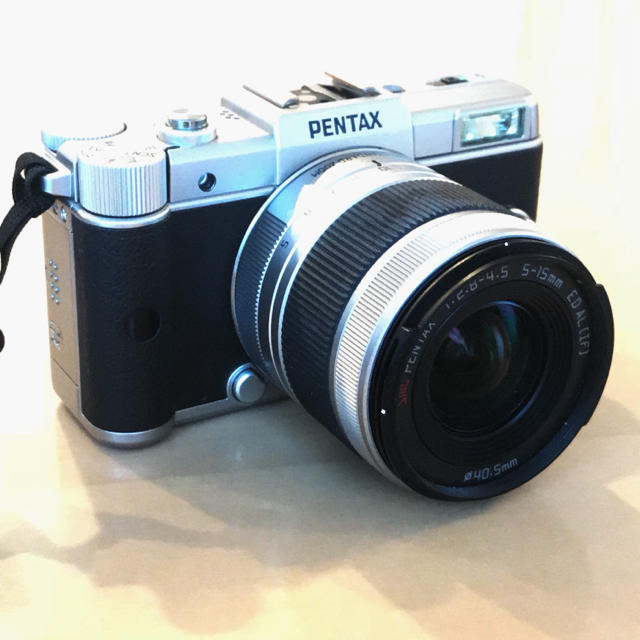 PENTAX Q7 白　レンズ３種　美品です！！