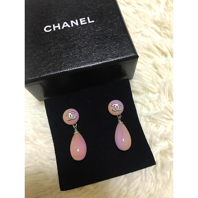 CHANEL(シャネル)のCHANEL Stone pink&purple earrings  ハンドメイドのアクセサリー(ピアス)の商品写真