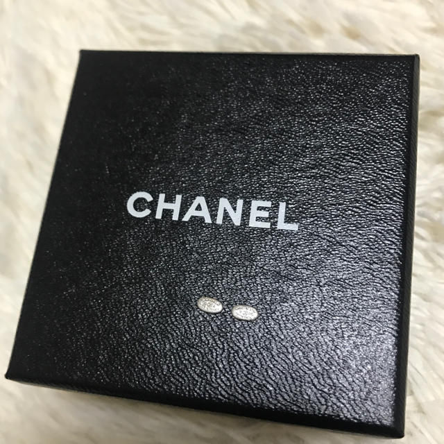 CHANEL(シャネル)のCHANEL Stone pink&purple earrings  ハンドメイドのアクセサリー(ピアス)の商品写真