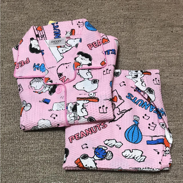 新品 スヌーピー  パジャマ 110㎝ 女の子 ピンク色 キッズ/ベビー/マタニティのキッズ服女の子用(90cm~)(パジャマ)の商品写真