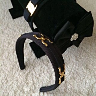 Ferragamoカチューシャ　ガンチーニ