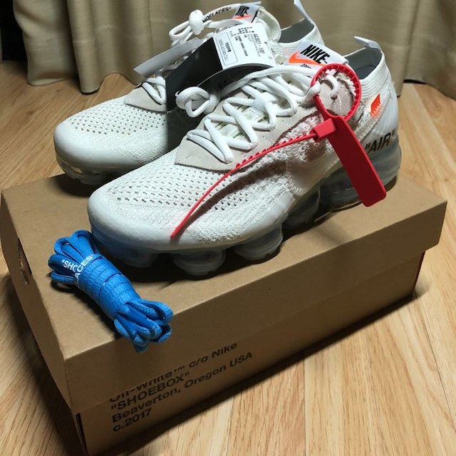 NIKE(ナイキ)の【新品】希少な24.5㎝ THE 10 VAPORMAX off-white レディースの靴/シューズ(スニーカー)の商品写真