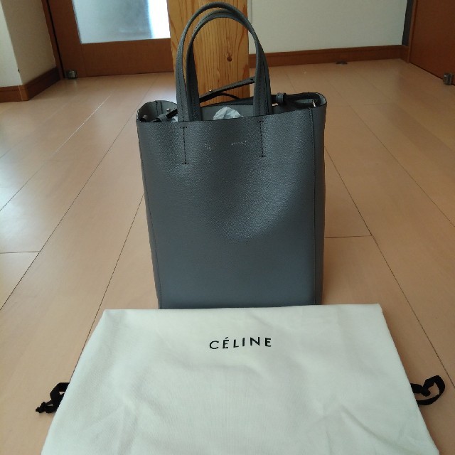 celine(セリーヌ)のほぼ未使用　セリーヌ　カバスモール レディースのバッグ(トートバッグ)の商品写真