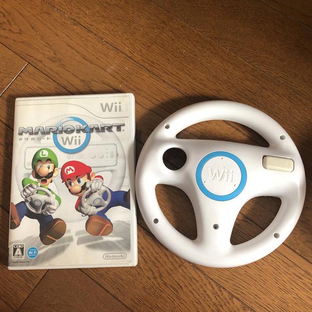 Wii(ウィー)のwii マリオカート・ハンドルセット エンタメ/ホビーのゲームソフト/ゲーム機本体(家庭用ゲームソフト)の商品写真