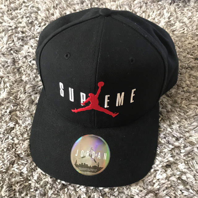 Supreme×jordan、アンタイヒーローコラボ