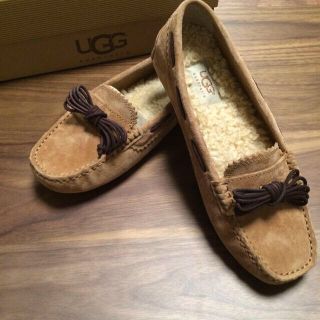 アグ(UGG)のUGG☆新品ローファー MEENA(ローファー/革靴)