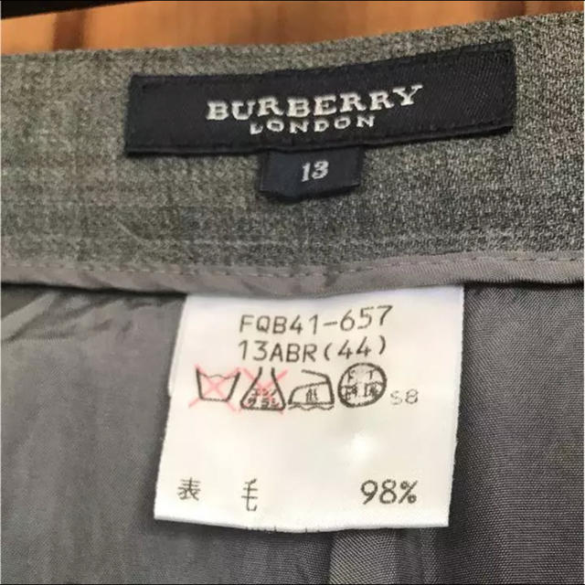 BURBERRY(バーバリー)のBurberryバーバリーパンツ美品❣️値下げ レディースのパンツ(カジュアルパンツ)の商品写真