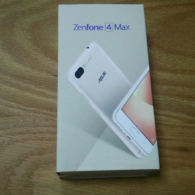 ASUS(エイスース)のzenfone4 MAX ゴールド フィルム付き スマホ/家電/カメラのスマートフォン/携帯電話(スマートフォン本体)の商品写真