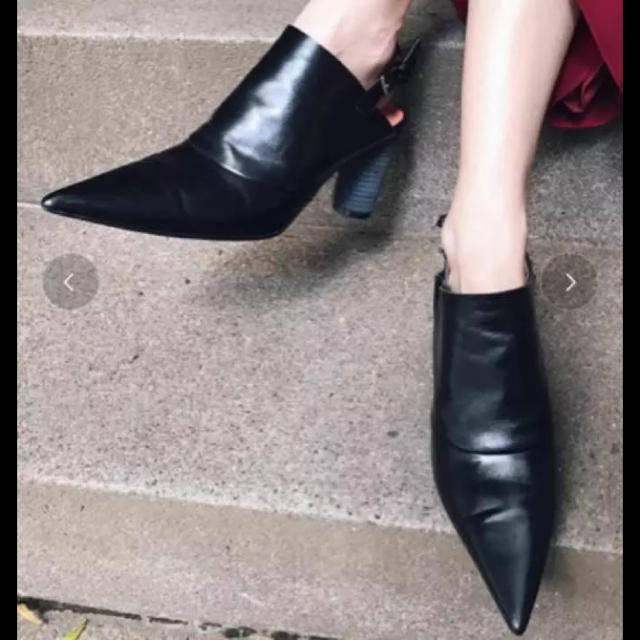 Ameri VINTAGE(アメリヴィンテージ)のAMERI CIRCLE HEEL BOOTEE 。 レディースの靴/シューズ(ハイヒール/パンプス)の商品写真