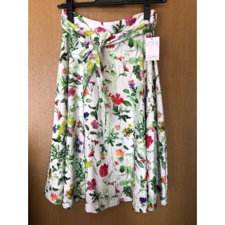 ミッシュマッシュ(MISCH MASCH)のミッシュマッシュ  花柄スカート 新品タグ付き(ひざ丈スカート)