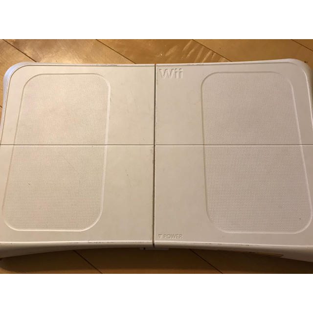 Wii(ウィー)の【中古品】Wii Fit Plus バランスボード エンタメ/ホビーのゲームソフト/ゲーム機本体(家庭用ゲームソフト)の商品写真