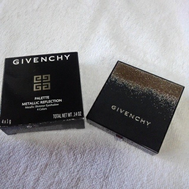 GIVENCHY(ジバンシィ)の『GIVENCHY』メタリック・リフレクション・パレット《新品未使用》 コスメ/美容のベースメイク/化粧品(アイシャドウ)の商品写真