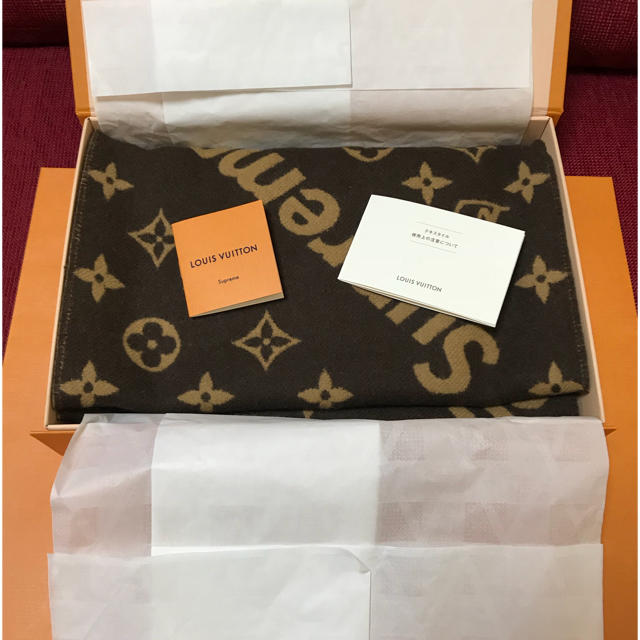 LOUIS VUITTON(ルイヴィトン)のLouisVuitton supreme 国内正規 新品未使用 モノグラム メンズのファッション小物(マフラー)の商品写真