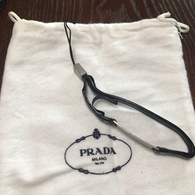 PRADA(プラダ)のPRADA  ストラップ  布製巾着袋 箱 リボン付 メンズのファッション小物(キーホルダー)の商品写真