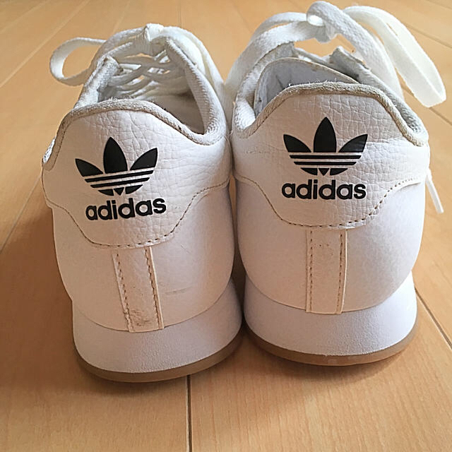 adidas(アディダス)の５月中お取引可能な方お値下げできます スニーカー サモア 23.5 SAMOA  レディースの靴/シューズ(スニーカー)の商品写真