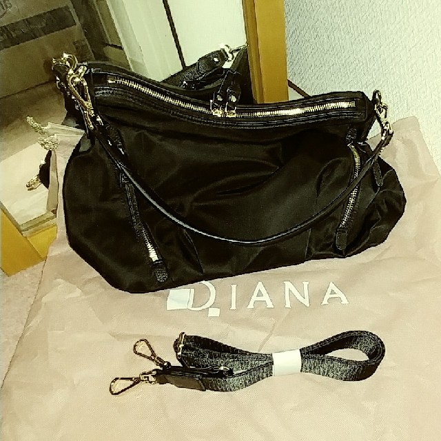 DIANA(ダイアナ)のやよぽん様最優先DIANA【未使用】ナイロンショルダーバッグ黒 レディースのバッグ(ショルダーバッグ)の商品写真