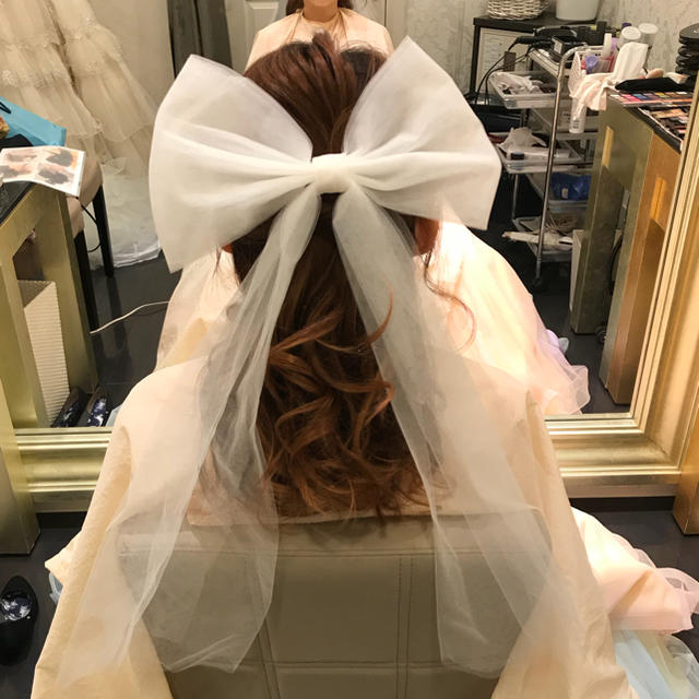 チュールリボン ウェディング ヘアアクセ ヘッドドレス ボンネ 結婚式 二次会 ハンドメイドのウェディング(ヘッドドレス/ドレス)の商品写真