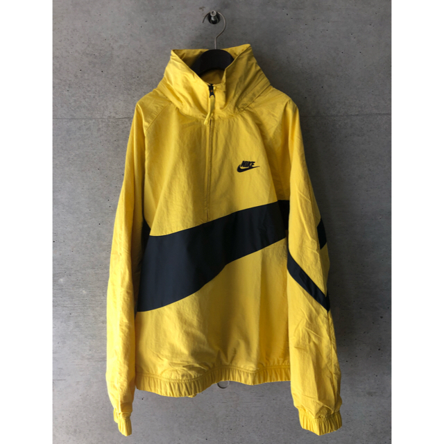 NIKE(ナイキ)の込 L 黄 黒 新品 Nike BIG SWOOSH JACKET ジャケット メンズのジャケット/アウター(その他)の商品写真