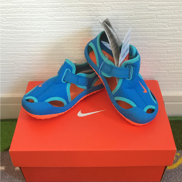 NIKE(ナイキ)の新品 NIKE サンダル キッズ/ベビー/マタニティのキッズ靴/シューズ(15cm~)(サンダル)の商品写真