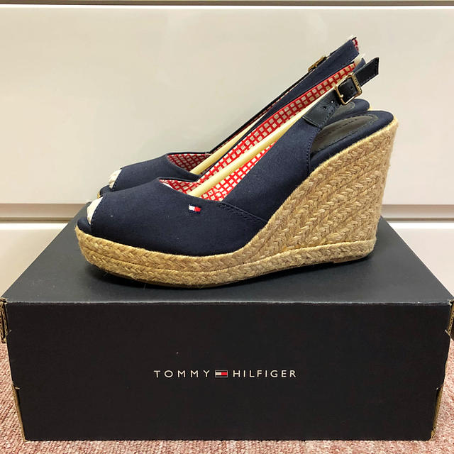 TOMMY HILFIGER(トミーヒルフィガー)のトミーヒルフィガー サンダル レディースの靴/シューズ(サンダル)の商品写真