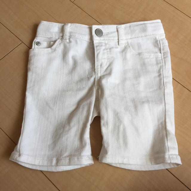 babyGAP(ベビーギャップ)のGAP ハーフパンツ100 キッズ/ベビー/マタニティのキッズ服女の子用(90cm~)(パンツ/スパッツ)の商品写真