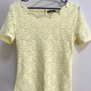 イング(INGNI)のスカラップTシャツ イエロー(Tシャツ(半袖/袖なし))