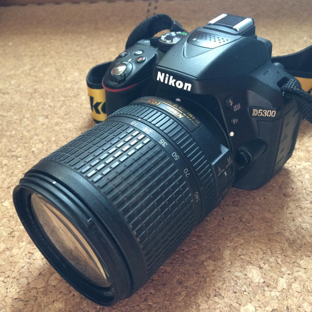 ニコン Nikon D5300 とaf-s 18-140mm VRレンズセット