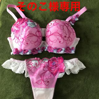 ワコール(Wacoal)のサルート ブラ&Tバックショーツセット(F70,M)(ブラ&ショーツセット)