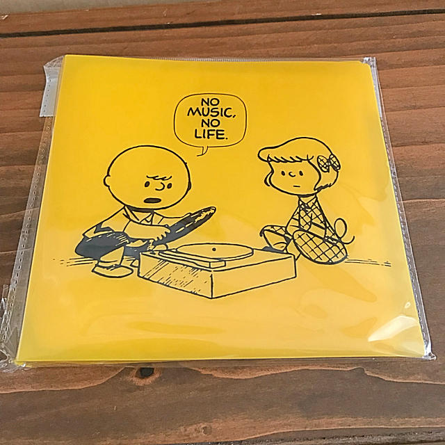 Peanuts 新品 スヌーピー タワレコ Cdケース Cd収納 Peanuts Snoopyの通販 By Kumao S Shop ピーナッツならラクマ