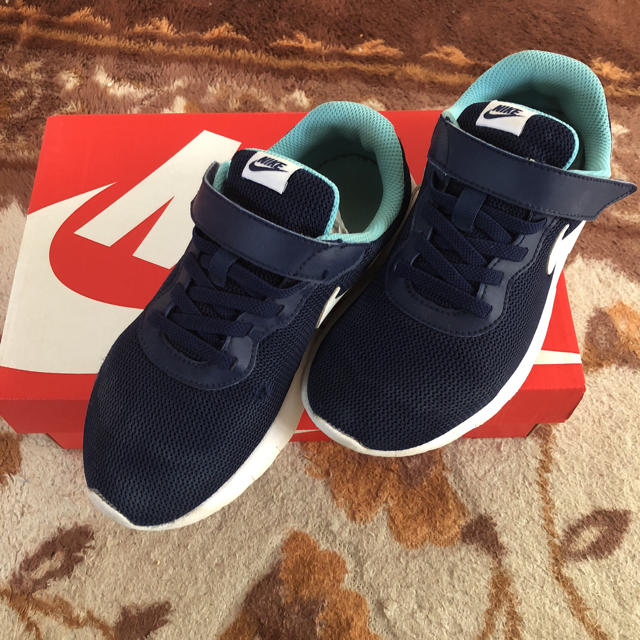 NIKE(ナイキ)のえっちゃん様専用☆NIKE子供用スニーカー キッズ/ベビー/マタニティのキッズ靴/シューズ(15cm~)(スニーカー)の商品写真