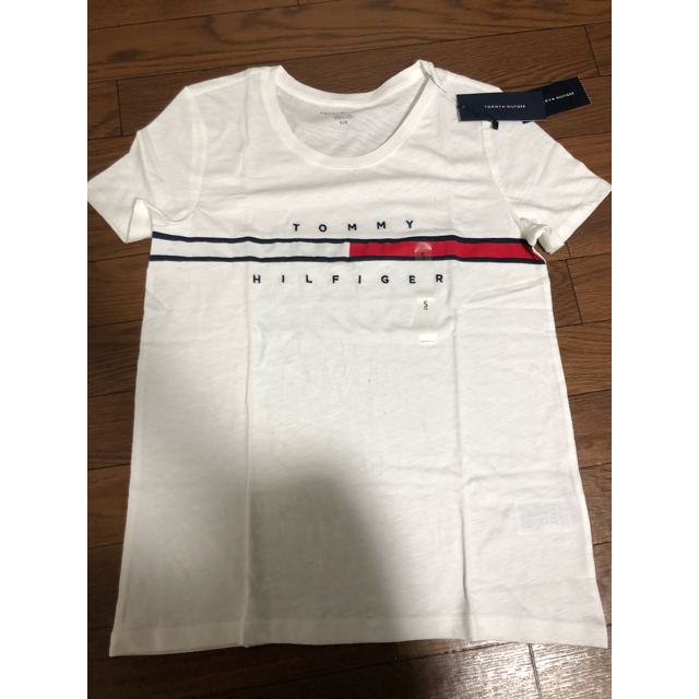 TOMMY(トミー)のTOMMY Tシャツ 新品 レディースのトップス(Tシャツ(半袖/袖なし))の商品写真