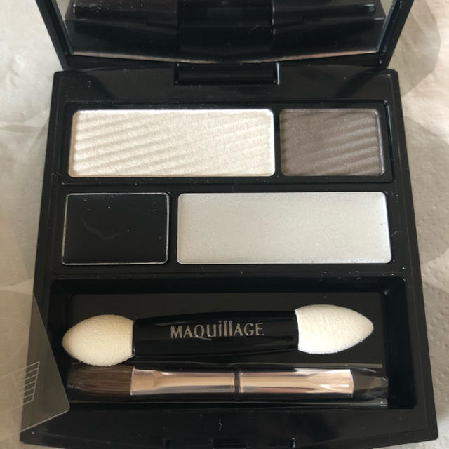 MAQuillAGE(マキアージュ)の未使用 マキアージュ  アイシャドウパレット  グレー系 コスメ/美容のベースメイク/化粧品(アイシャドウ)の商品写真