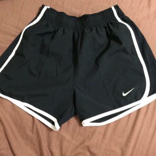 ナイキ(NIKE)のNIKE ♥︎トレーニングパンツ(ショートパンツ)